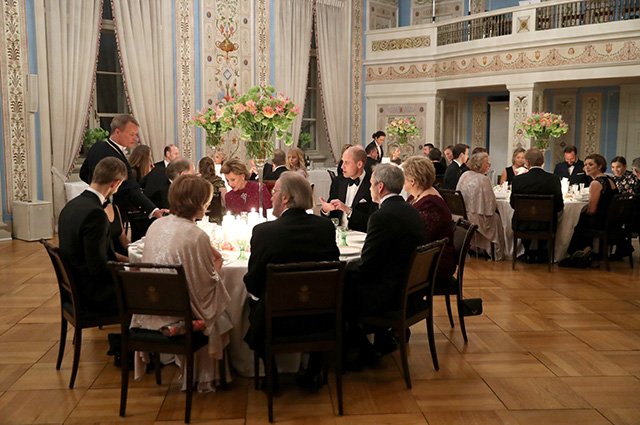 Кейт Миддлтон и принц Уильям на ужине в Королевском дворце в Норвегии