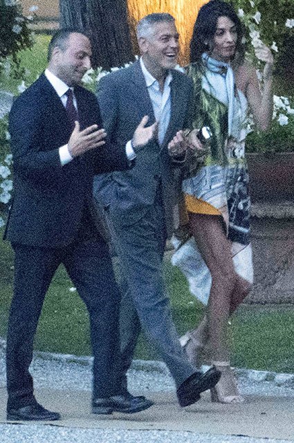 Джордж и Амаль Клуни с другом