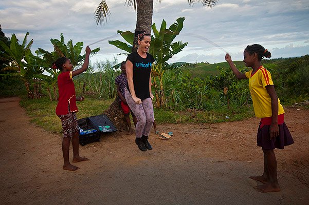 Кэти Перри на Мадагаскаре в поддержку Unicef