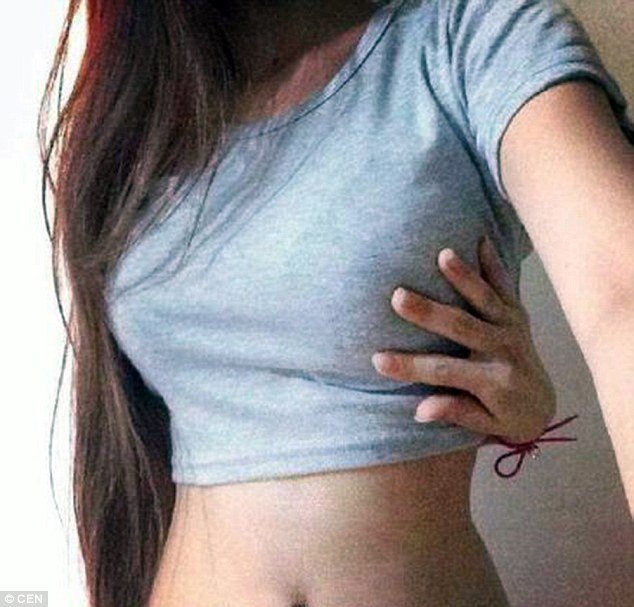 Millions of participants: Chinese women post pictures of them trying to reach their breasts in a new craze