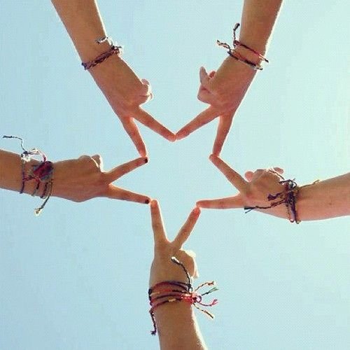 Pic idea to with friends! I also like the cross one.