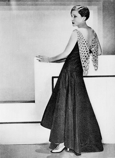 Модель в платье Жанны Ланвен, 1920 год
