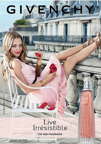 Аманда Сэйфрид в рекламе парфюма Live Irrésistible