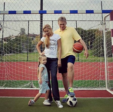 Татьяна Навка и Дмитрий Песков с дочерью
