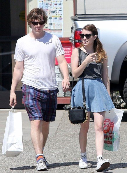 Evan Peters - Emma Roberts And Her Boyfriend Shop At Samy's
