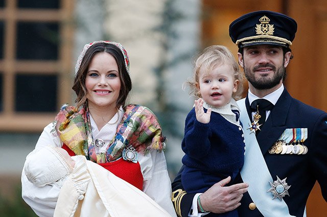 Принцесса София и принц Карл Филипп с детьми
