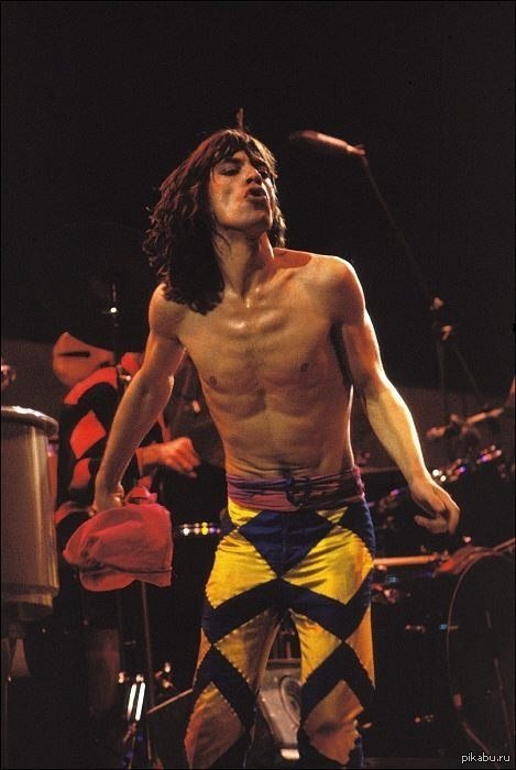 Сегодня 70лет вечно молодому Мику Джаггеру(The Rolling Stones)!Спасибо за вдохновение,эмоции и историю вечно живой музыки,длиною в пол века (рада, как будто день рождения у меня)