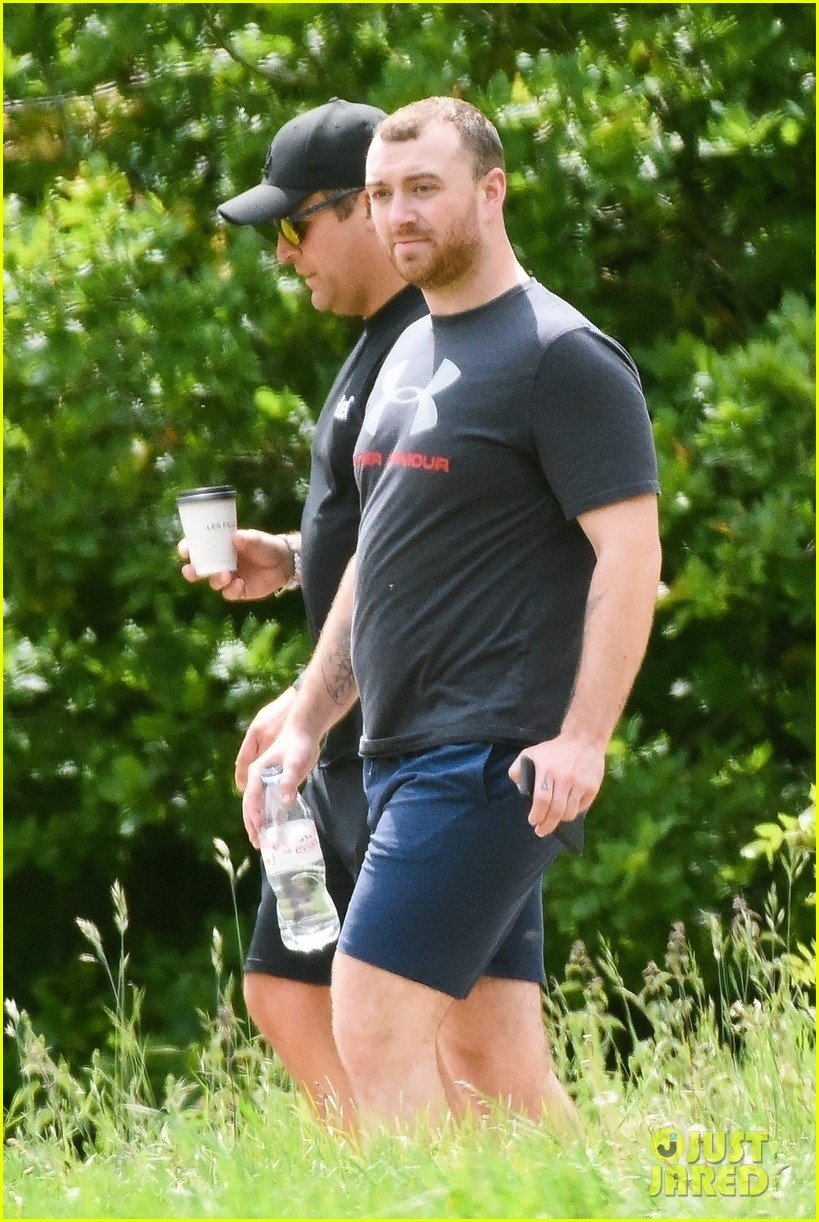 sam smith goes for a hike with trainer 024298275