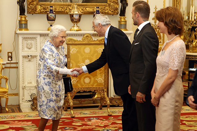 Королева Елизавета II и Дэвид Бекхэм