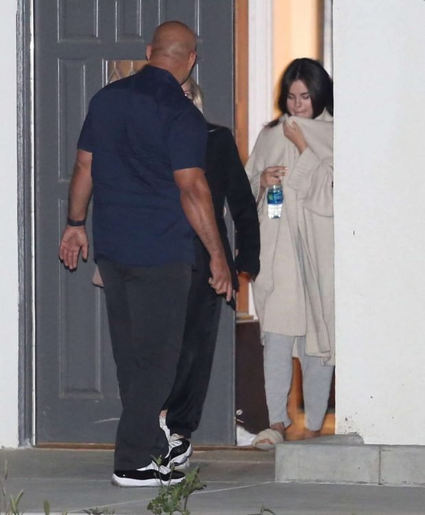 Selena Gomez - Leaving Friend's House in Los Angeles