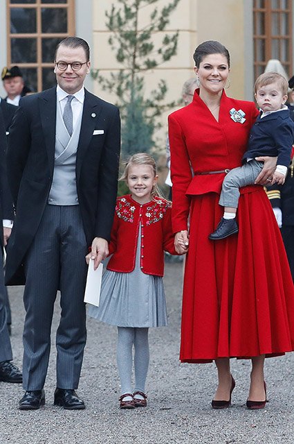 Герцог Даниэль и кронпринцесса Виктория с детьми