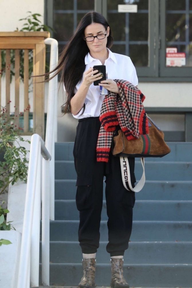 Demi Moore - Out in Los Angeles