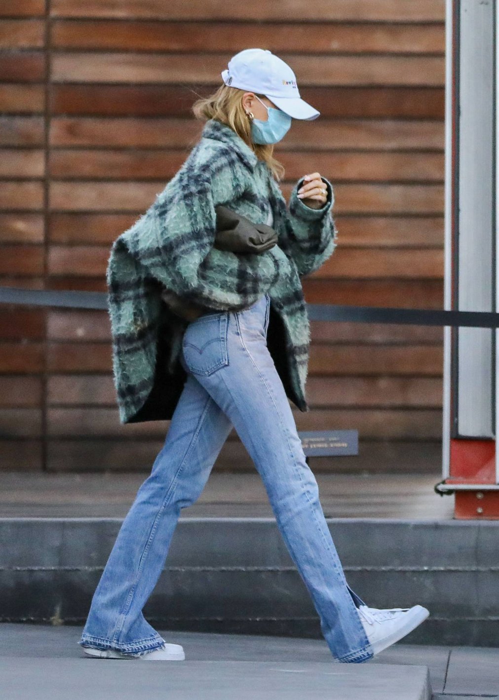 Hailey Bieber and Justin Bieber - Christmas shopping at Maxfield in West Hollywood