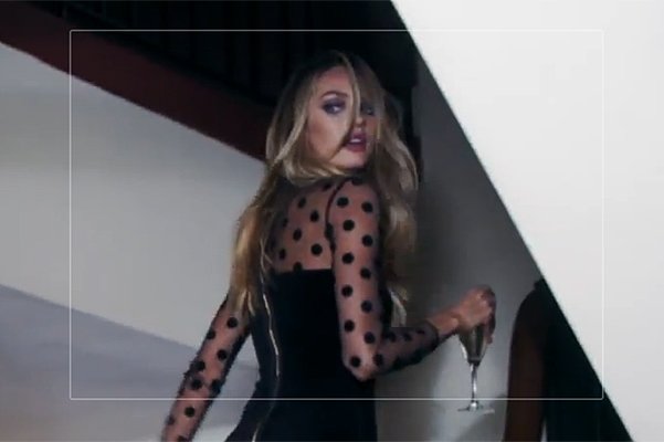Кэндис Свэйнпол в видеоролике Juicy Couture