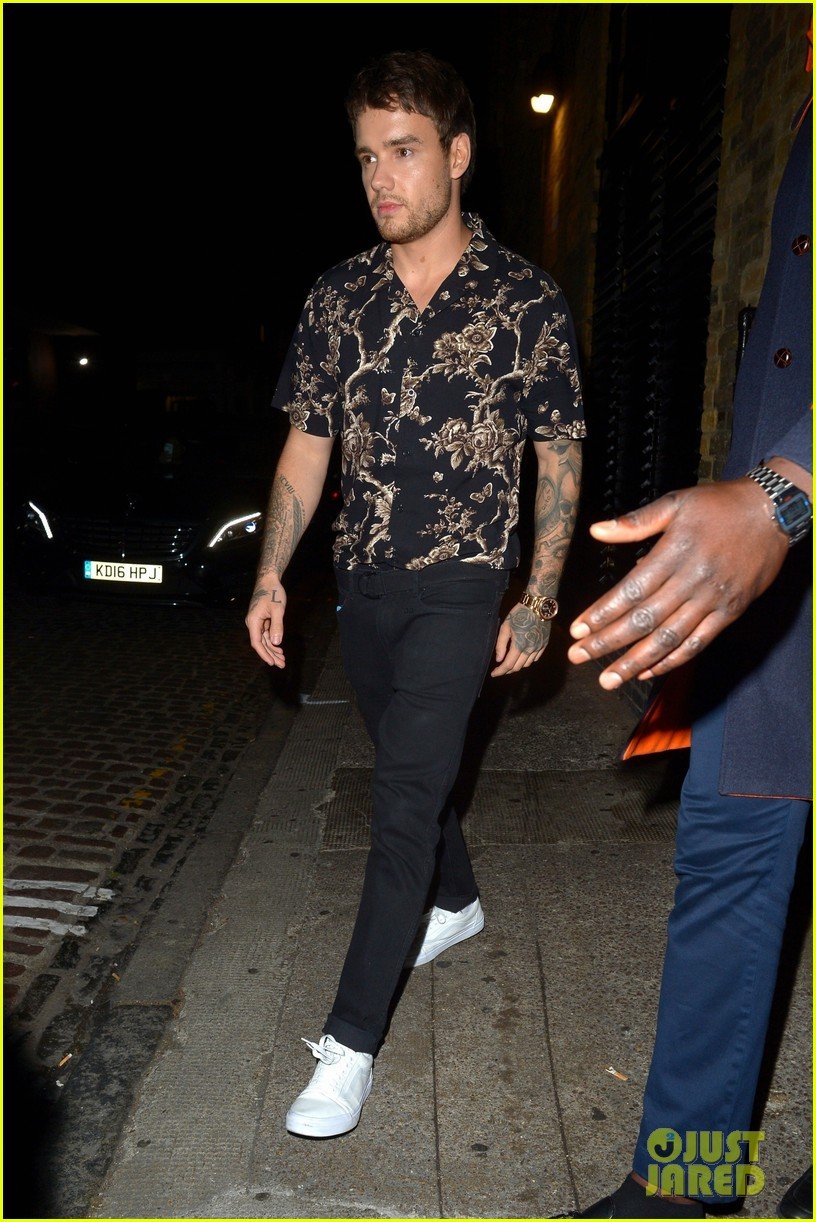 liam payne shows off tattoos after performing with rita ora 014298869
