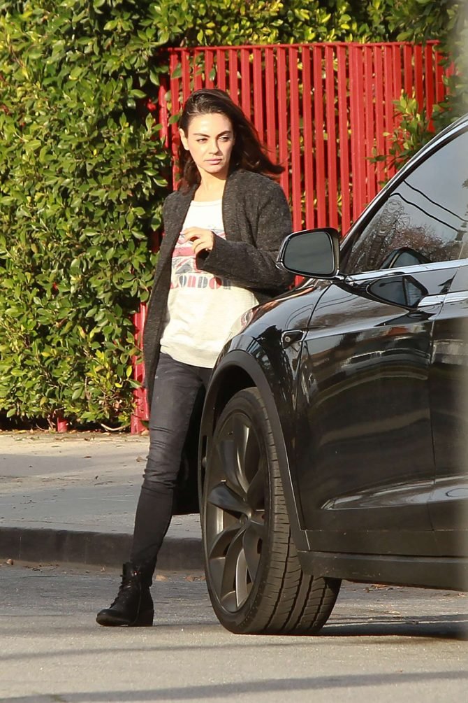 Mila Kunis: Leaving her house in Los Angeles -03