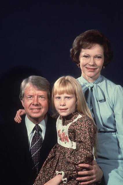 Розалин и Джимми Картер с детьми