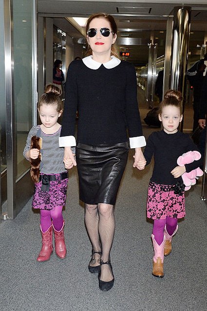 Лиза Мария Пресли с дочерьми Харпер и Финли