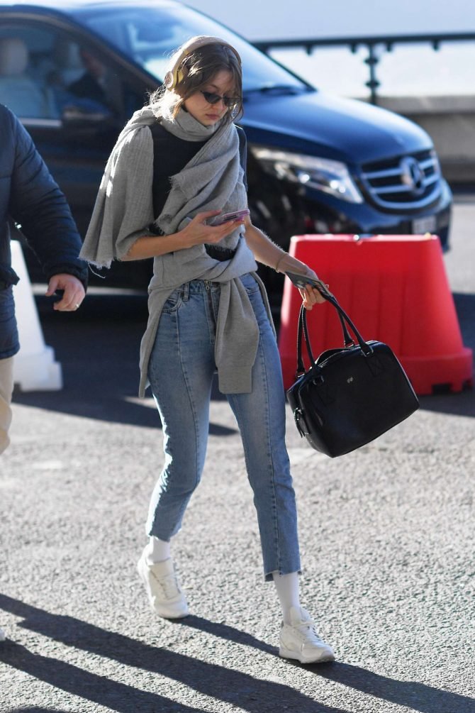 Gigi Hadid in Jeans -07