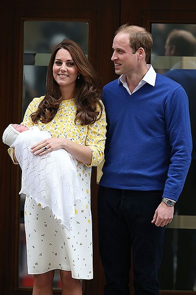 Герцогиня Кэтрин и принц Уилльям с новорожденной