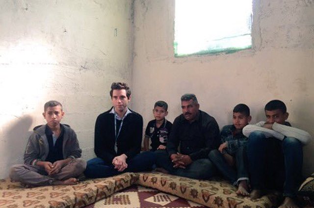 Мика в лагере для беженцев в Ливане