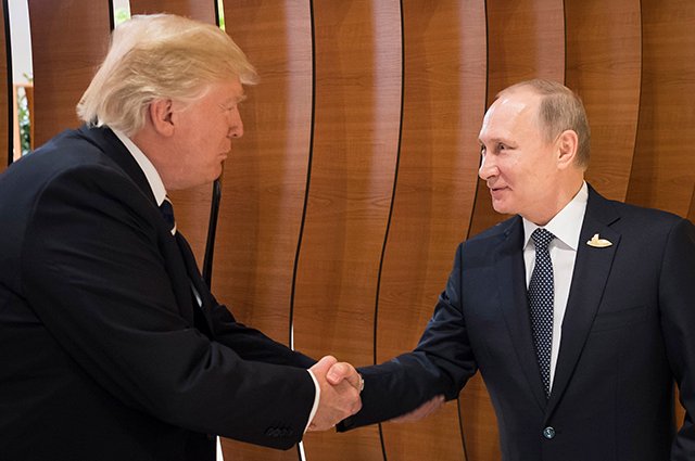 Дональд Трамп и Владимир Путин на саммите G20 в Германии