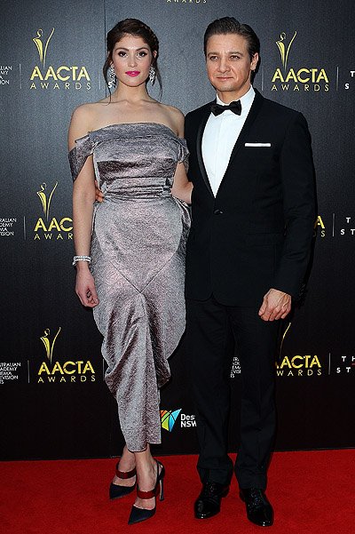 Джемма Артертон и Джереми Реннер на церемонии AACTA Awards в Австралии