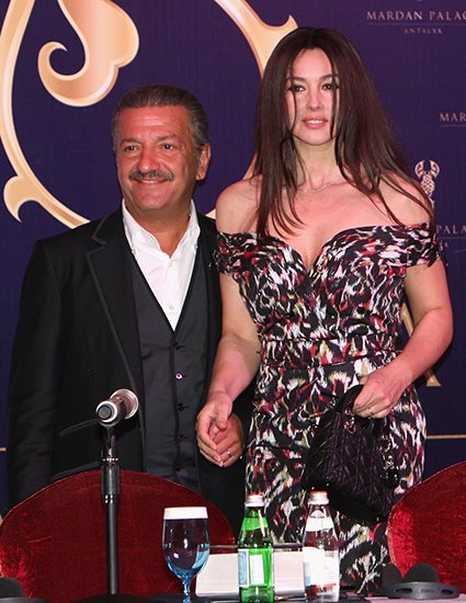 Тельман Исмаилов с Моникой Беллуччи на пресс-конференции, посвященной открытию Mardan Palace в Турции