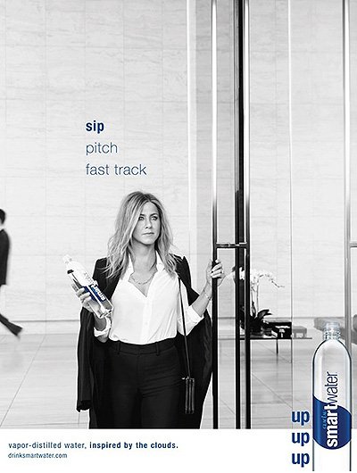 Дженнифер Энистон в рекламной кампании Smart Water