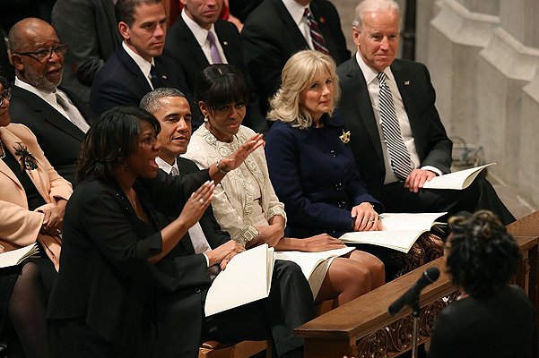 Барак и Мишель Обама и Джо Райден с супругой на национальном молебне