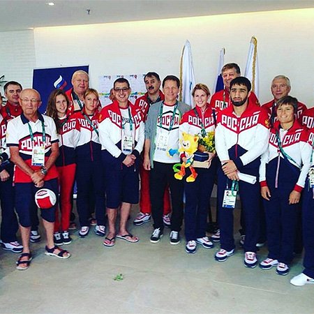 Президент Олимпийского комитета России Александр Жуков со спортсменами