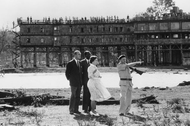 Елизавета II и принц Филипп в Кении в 1952 году