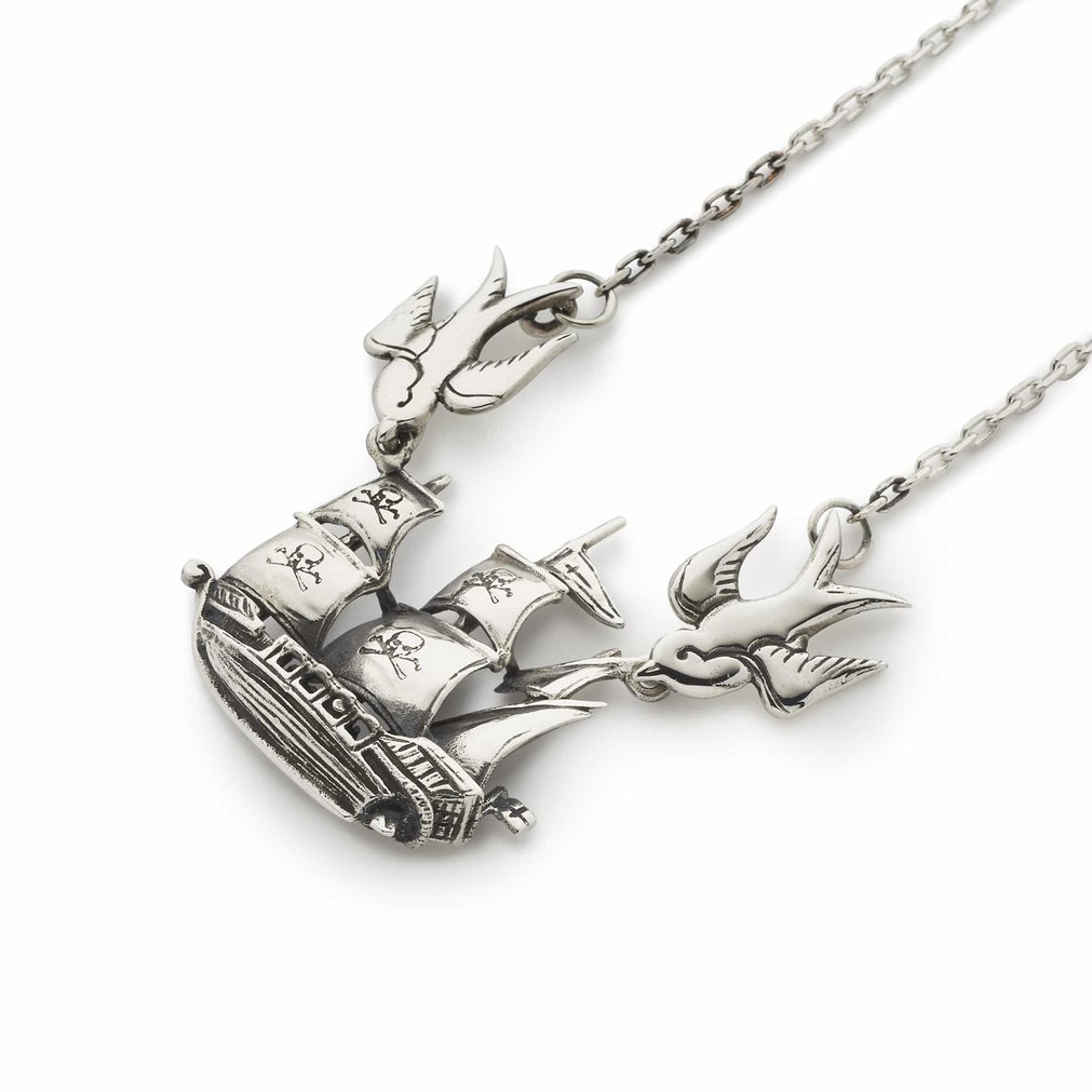 https://www.thegreatfroglondon.com/wp-content/uploads/swallows-and-ship-pendant-with-chain.jpg