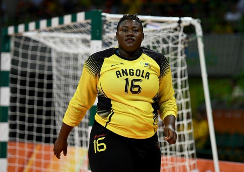 Знакомьтесь! Это вратарь женской сборной Анголы по гандболу на Олимпийских играх в Бразилии олимпиада, прикол, рио2016, спорт, юмор