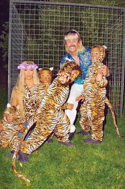 Ким Кардашьян с детьми и Джонатаном Чебаном