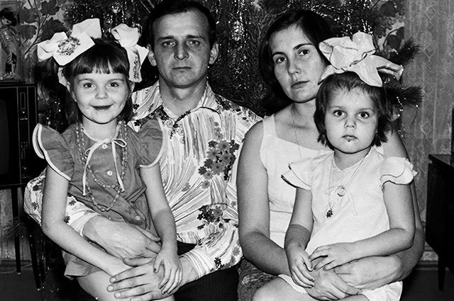 Ольга Шелест (справа) с сестрой Оксаной и родителями