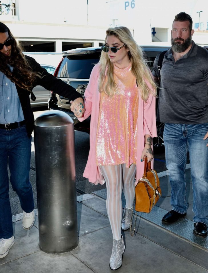 Kesha: Arrives at LAX Airport in LA -02