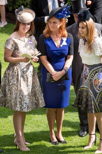 Сара Фергюсон и принц Эндрю с дочерьми