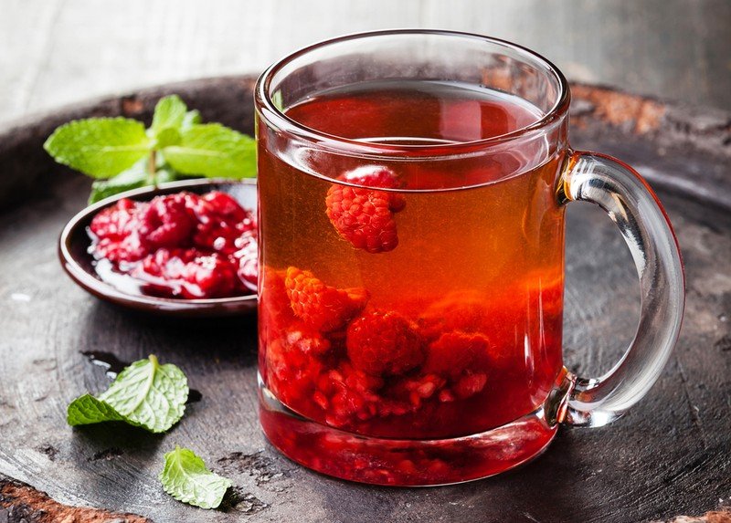 7. Зимний ягодный чай каркаде Аромат свежезаваренного ягодного чая не только напомнит о лете, но и п