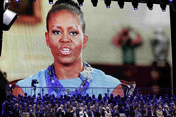 Трансляция видеозаписи с первой леди США Мишель Обамой