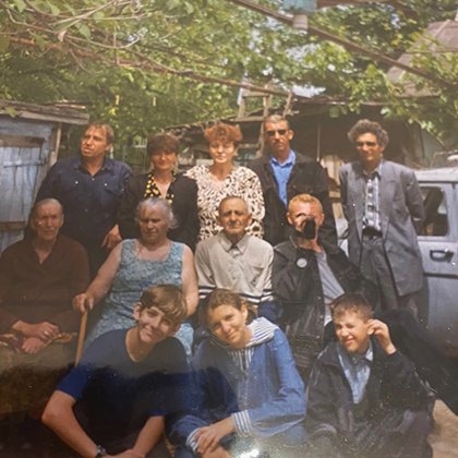 Архивное семейное фото из инстаграма Павла Прилучного