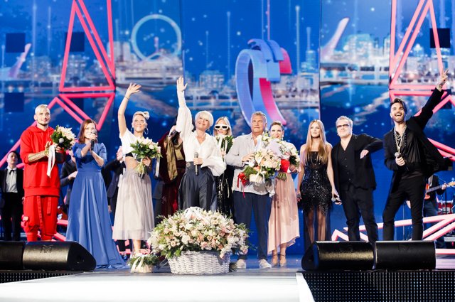 Анжелика Варум и Леонид Агутин с участниками концерта