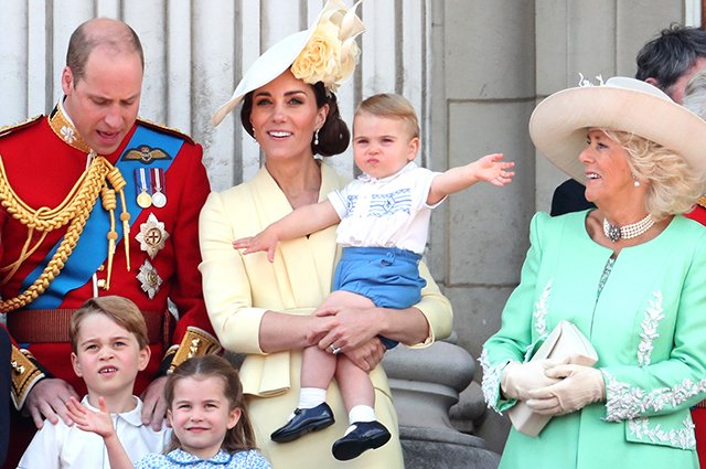 Принц Уильям и Кейт Миддлтон с детьми, герцогиня Камилла