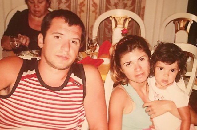 Дмитрий и Нателла Крапивины с дочерью