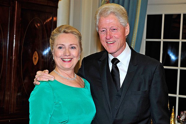 Хиллари и Билл Клинтон на званом ужине в Центре имени Джона Кеннеди