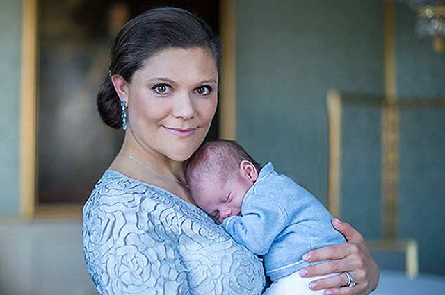 Кронпринцесса Швеции Виктория с сыном