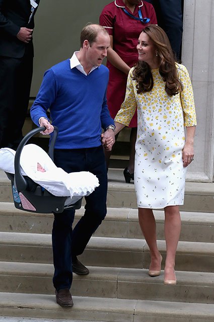Принц Уильям и Кейт Миддлтон с принцессой Шарлоттой