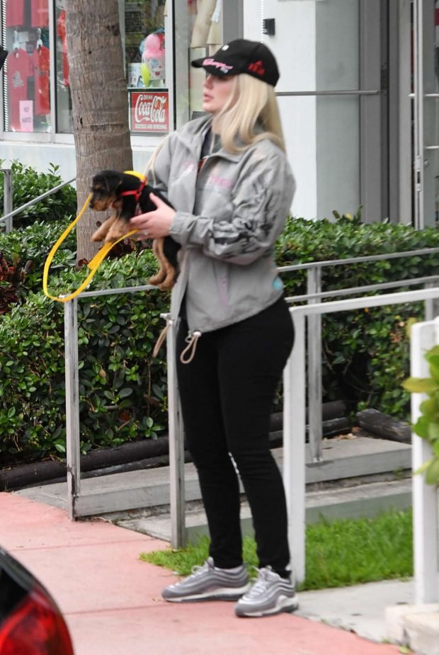 Iggy Azalea: Out and about in Miami-03
