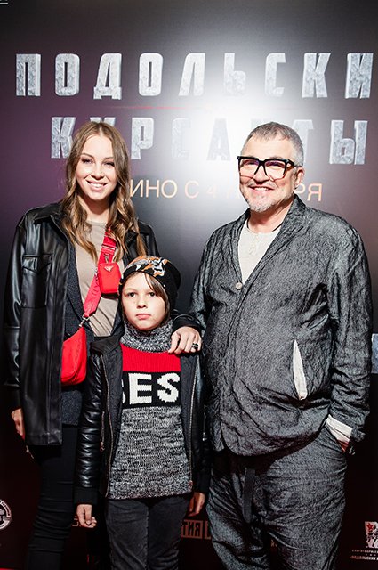 Полина и Дмитрий Дибровы с сыном