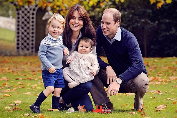 Принц Уильям и герцогиня Кэтрин с детьми